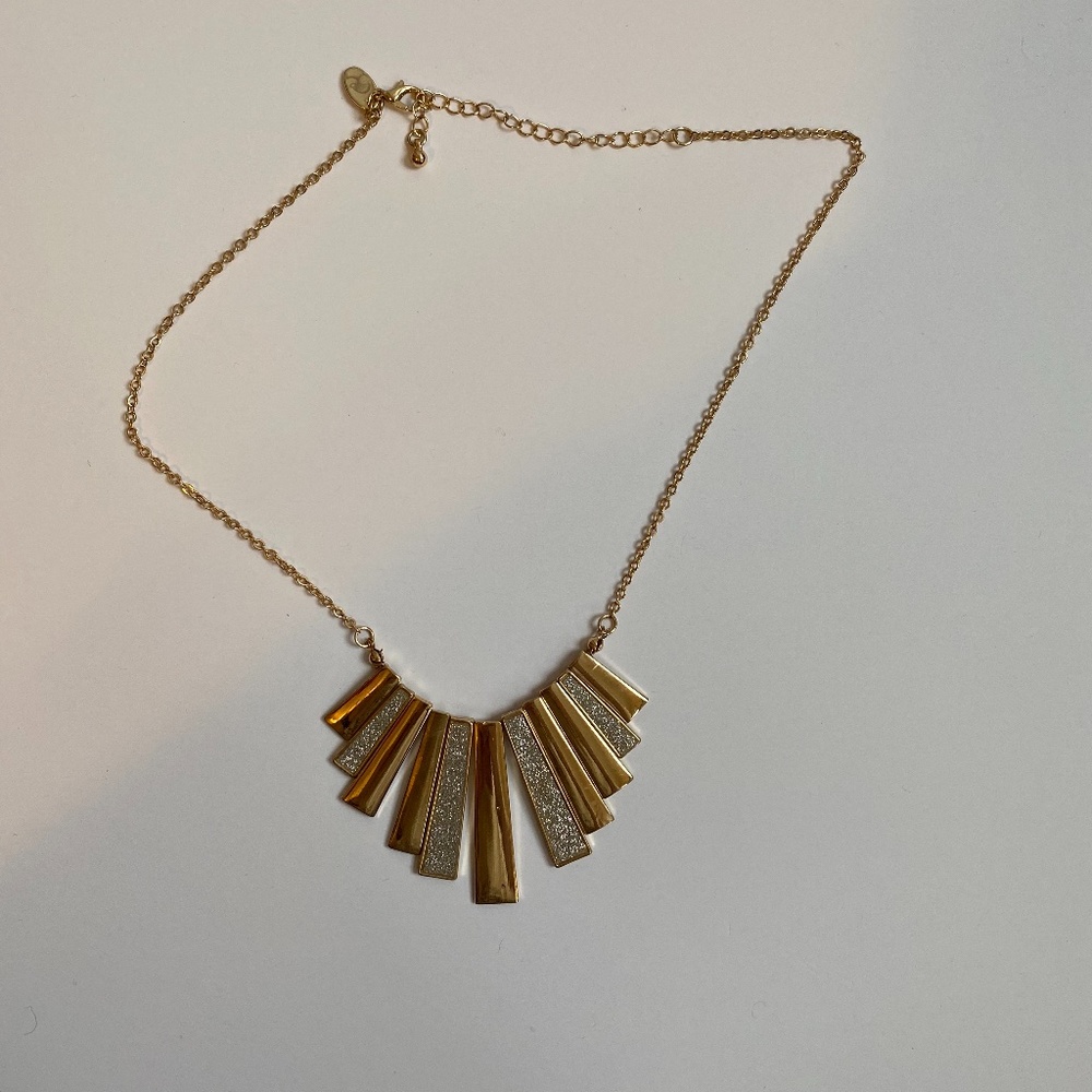 🌺2/$10 | Charming Charlie Gold Glitter Necklace